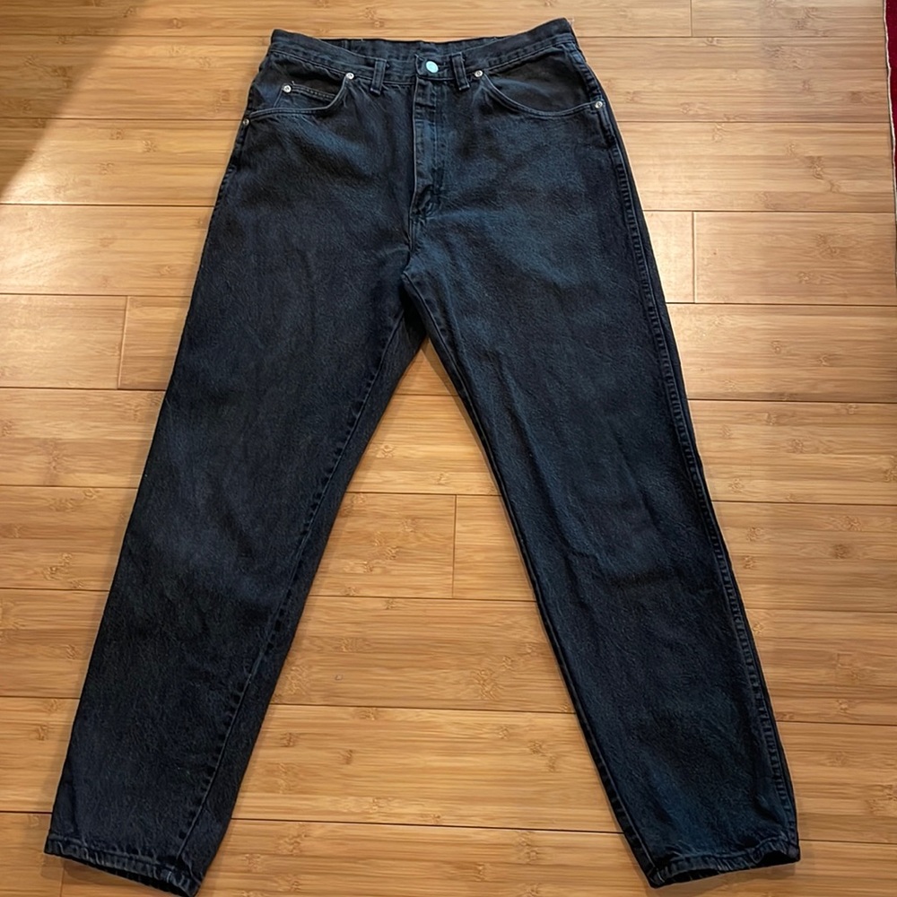 Wrangler mom jeans, dark gray/black denim, 34x32 size. VINTAGE ❤️